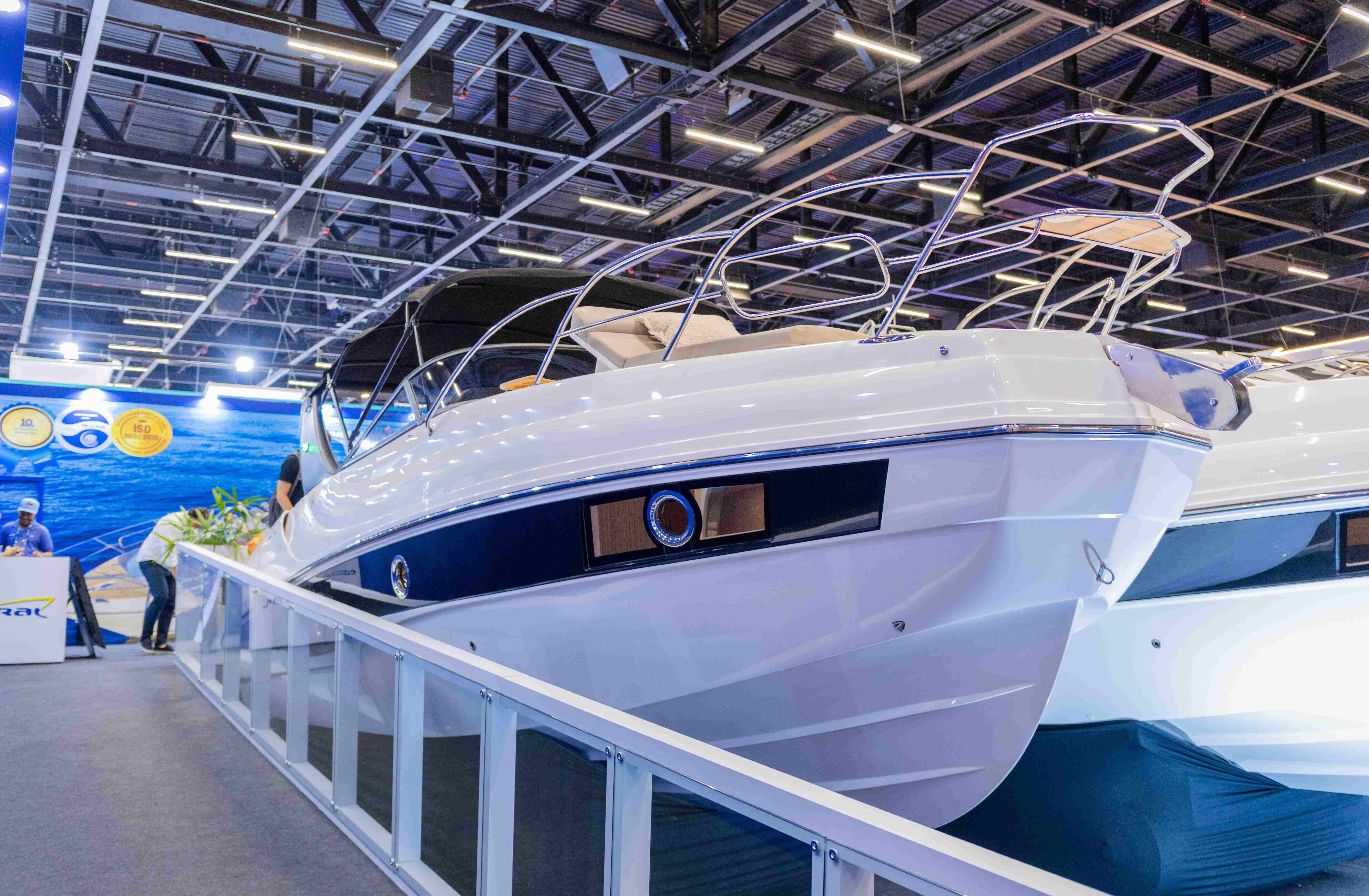 Coral 32 Sea Breeze é destaque do estaleiro no São Paulo Boat Show 2025